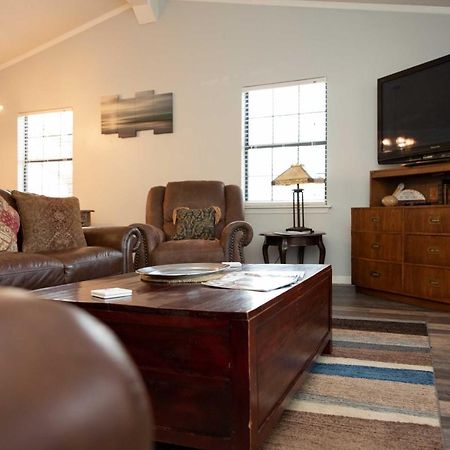 Lakefront Cottage With Private Hot Tub! Buckhead ภายนอก รูปภาพ