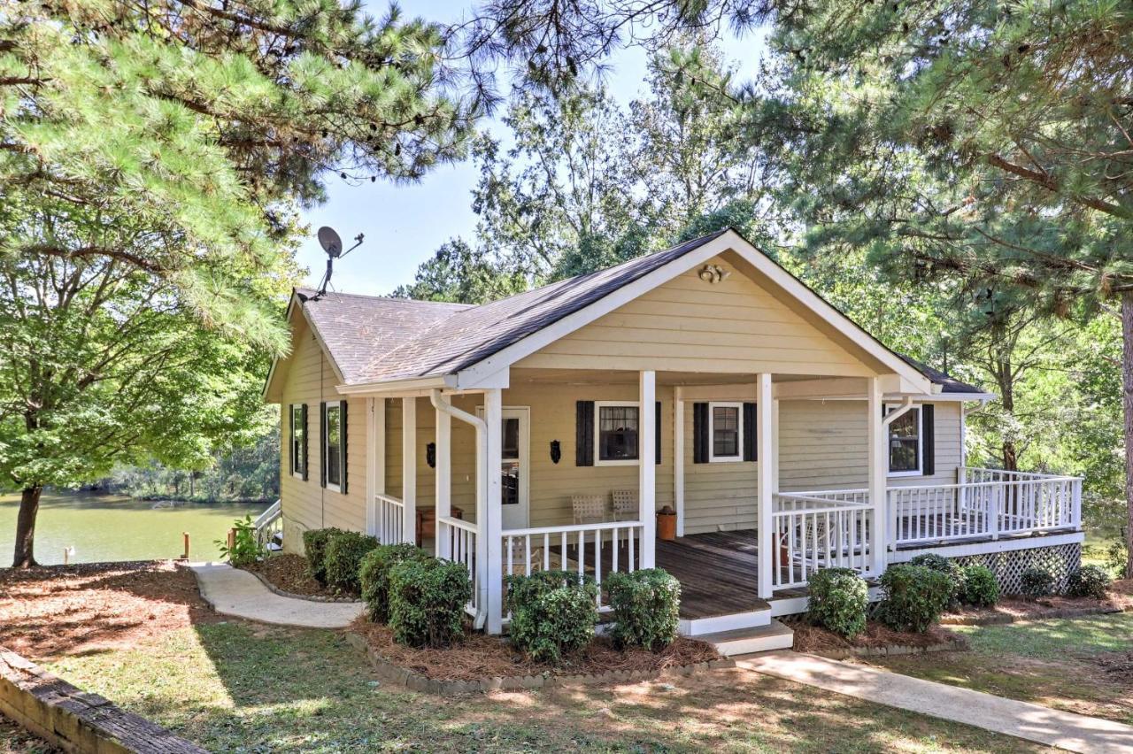 Lakefront Cottage With Private Hot Tub! Buckhead ภายนอก รูปภาพ
