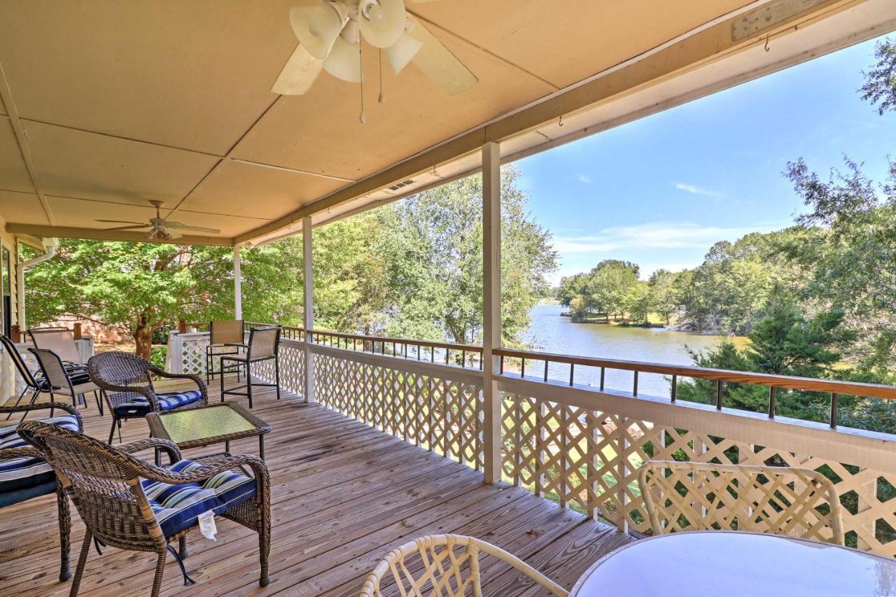 Lakefront Cottage With Private Hot Tub! Buckhead ภายนอก รูปภาพ