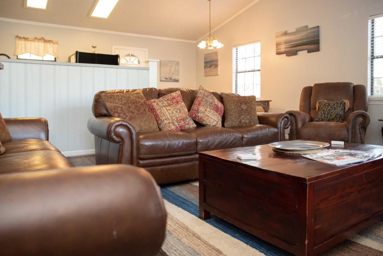 Lakefront Cottage With Private Hot Tub! Buckhead ภายนอก รูปภาพ