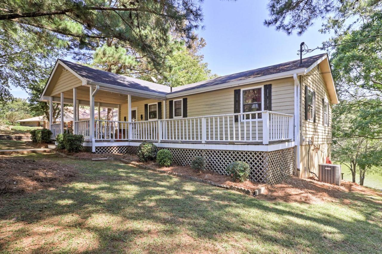 Lakefront Cottage With Private Hot Tub! Buckhead ภายนอก รูปภาพ