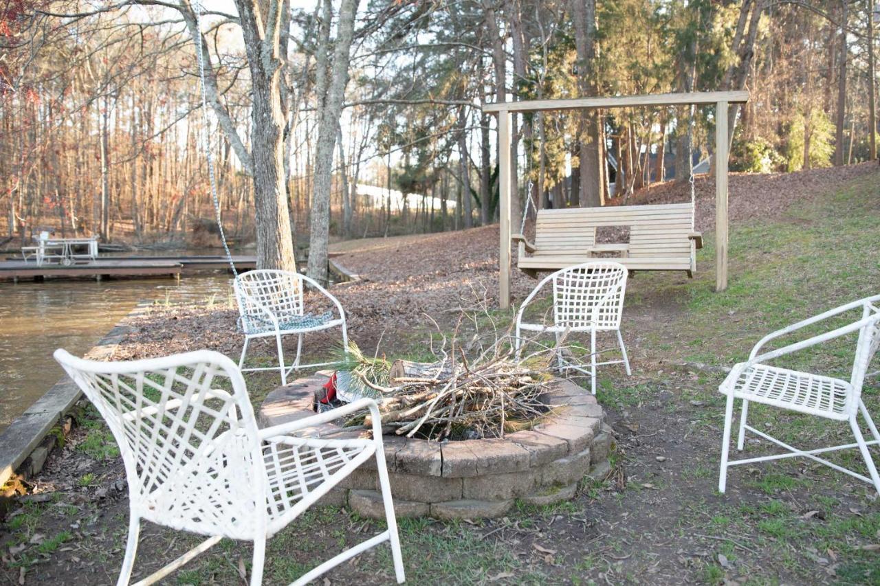 Lakefront Cottage With Private Hot Tub! Buckhead ภายนอก รูปภาพ