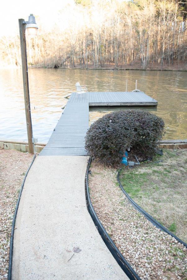 Lakefront Cottage With Private Hot Tub! Buckhead ภายนอก รูปภาพ